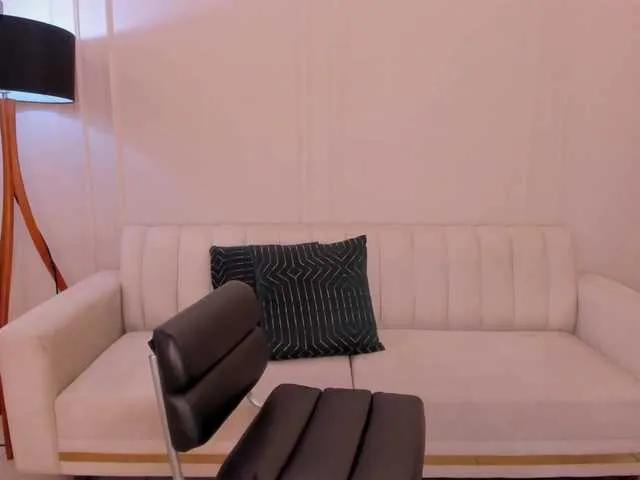 SunnyRiversX — Big dick
Big tips
A gentleman