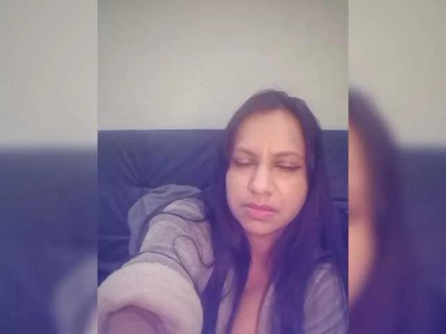 Offline swaness10 on BongaCams