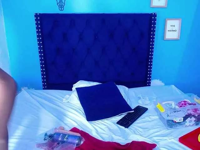 Freechat tiny-sarah1 on BongaCams