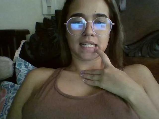 Offline trianabell on BongaCams