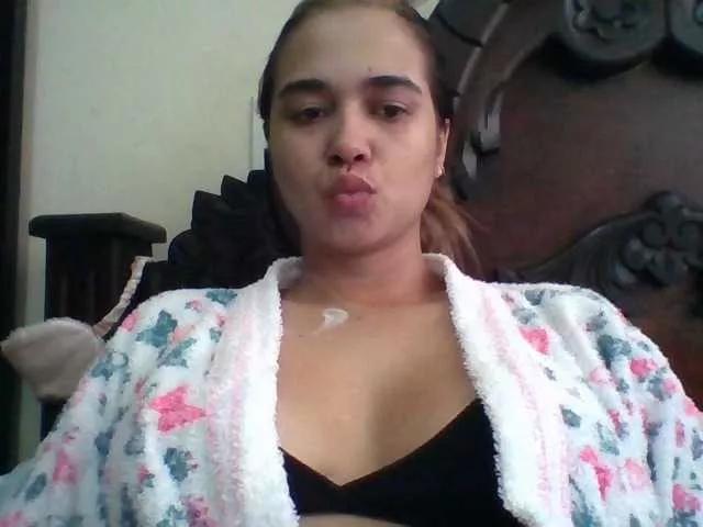 Offline trianabell on BongaCams