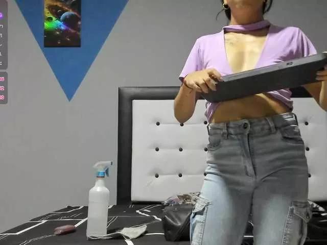 Freechat Valerii-hurtaddo on BongaCams