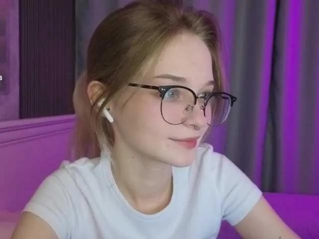 Offline vialeta-baby on BongaCams