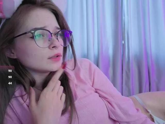 Offline vialeta-baby on BongaCams