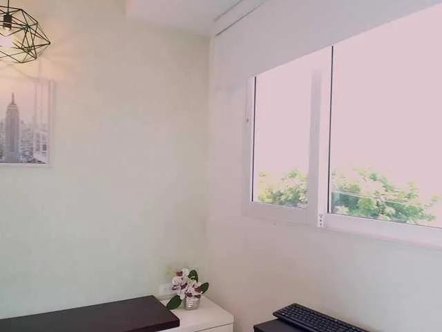 Offline Victoria-Collins on BongaCams