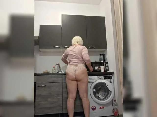 Offline Vika211 on BongaCams