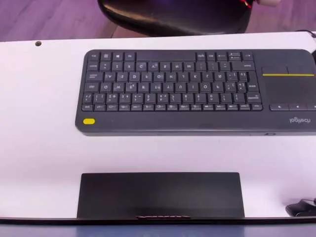 Violetgirx — The soft caresses, the hot and direct phrases on my body, that you look at each part of my body and enjoy it