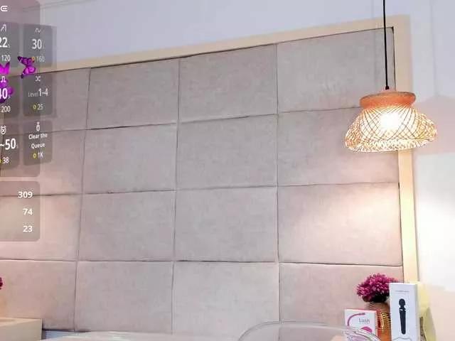 Offline violethilton on BongaCams