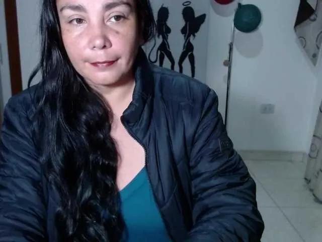 Offline vivian-milf-paint on BongaCams
