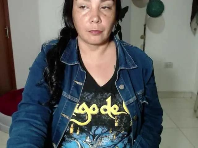 Offline vivian-milf-paint on BongaCams
