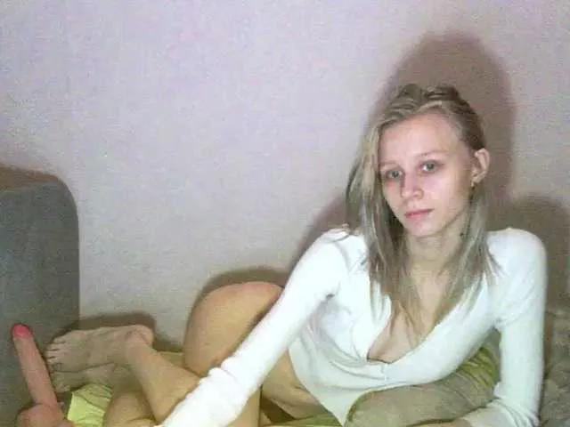 Offline White-snow on BongaCams