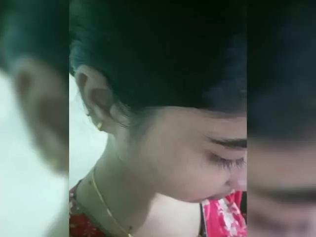 Offline YourAadhya on BongaCams