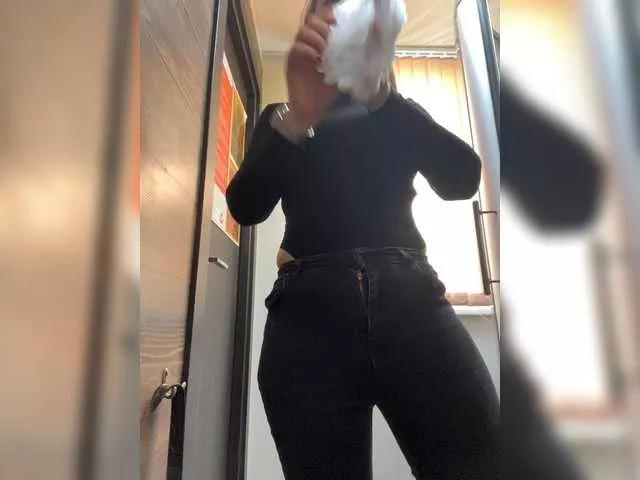 Offline YuliyaLasker on BongaCams