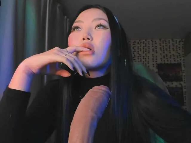 Offline yvetteop on BongaCams