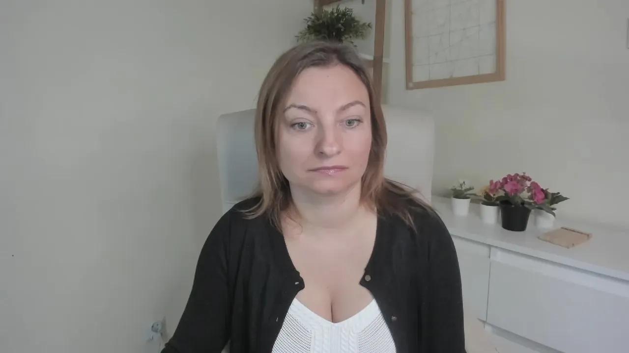 Offline 1Angela39 on Cam4