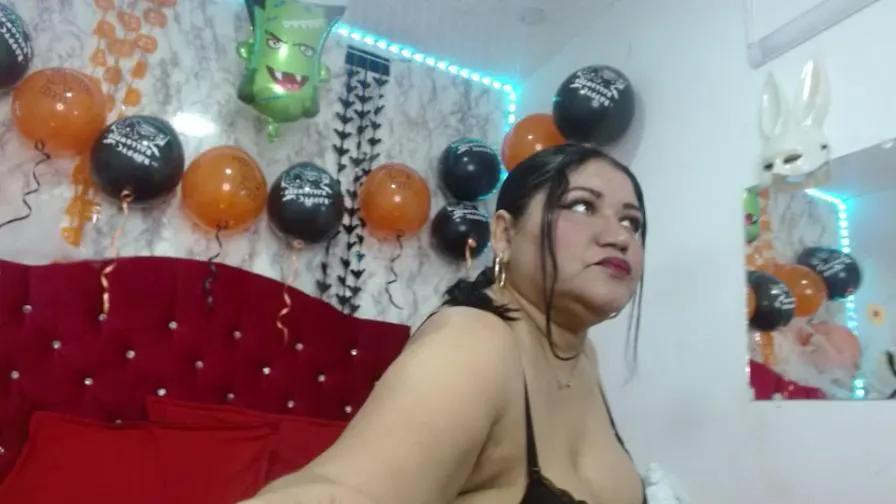 Offline _Danna_Milf on Cam4