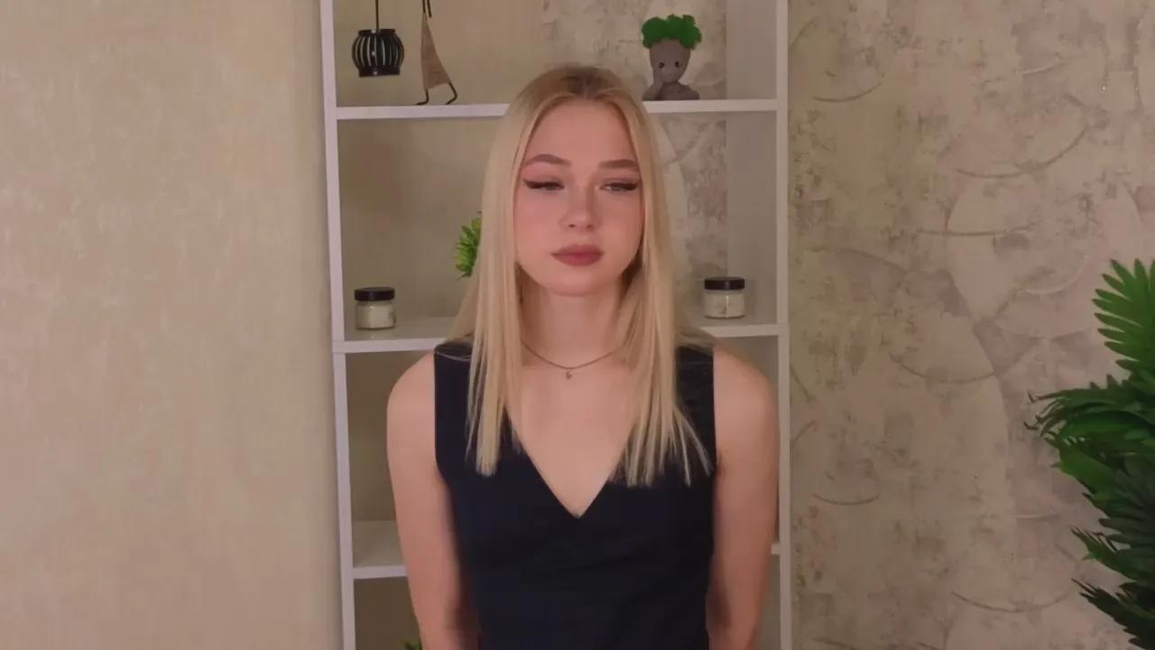 Freechat AdinaElrod on Cam4