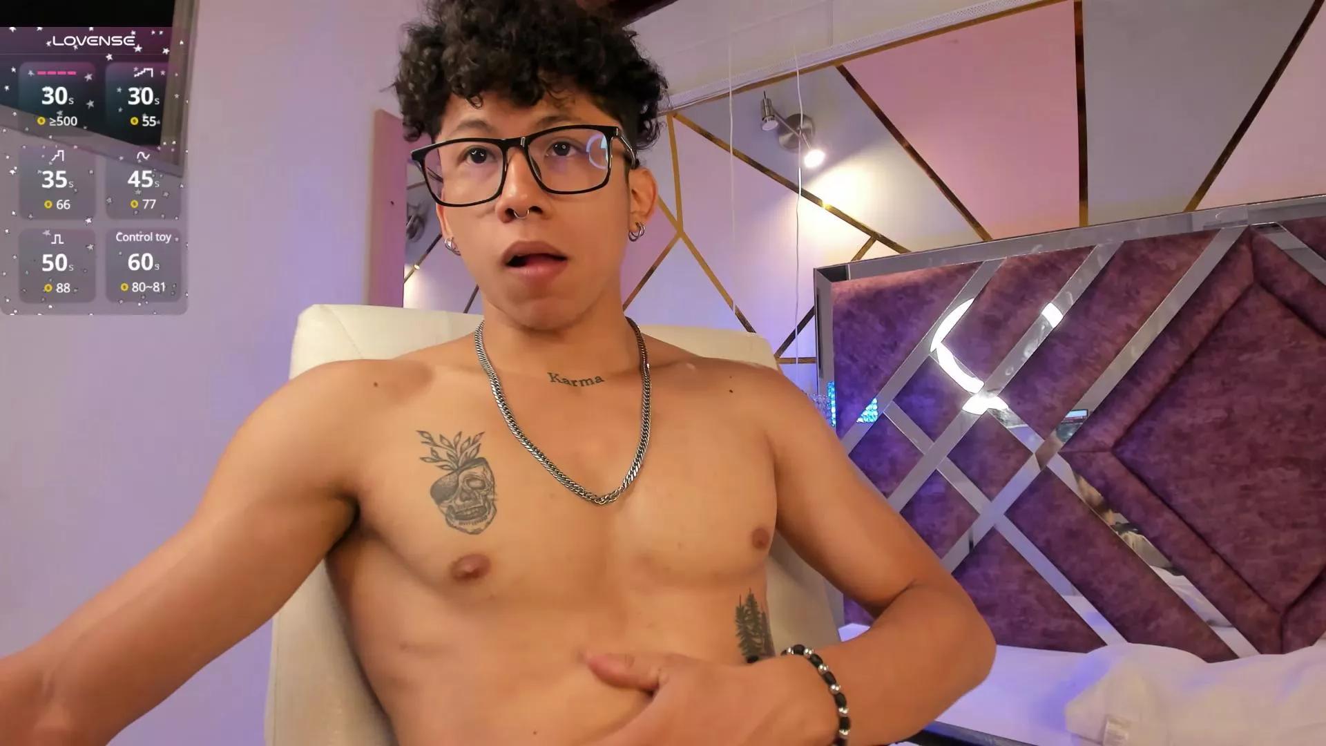 Freechat Akaza_ on Cam4