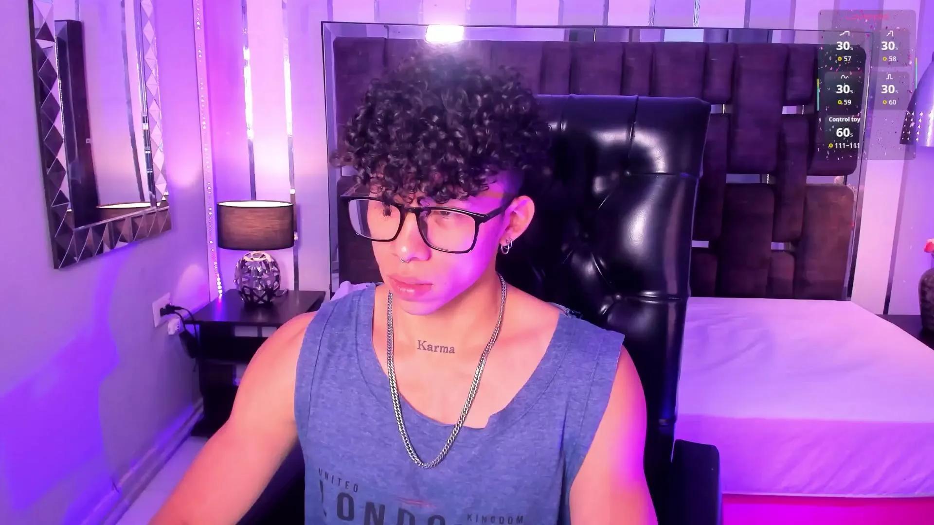 Freechat Akaza_ on Cam4