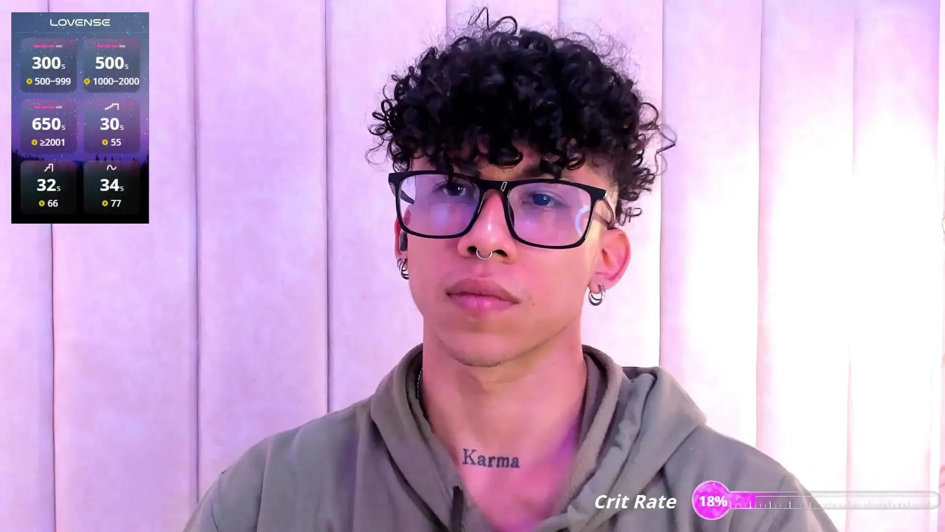 Freechat Akaza_ on Cam4