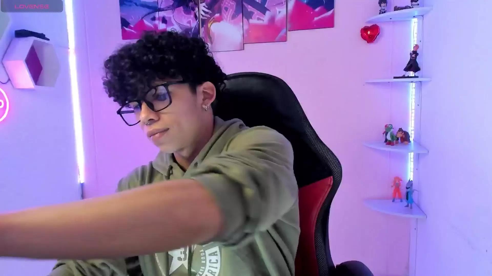 Freechat Akaza_ on Cam4