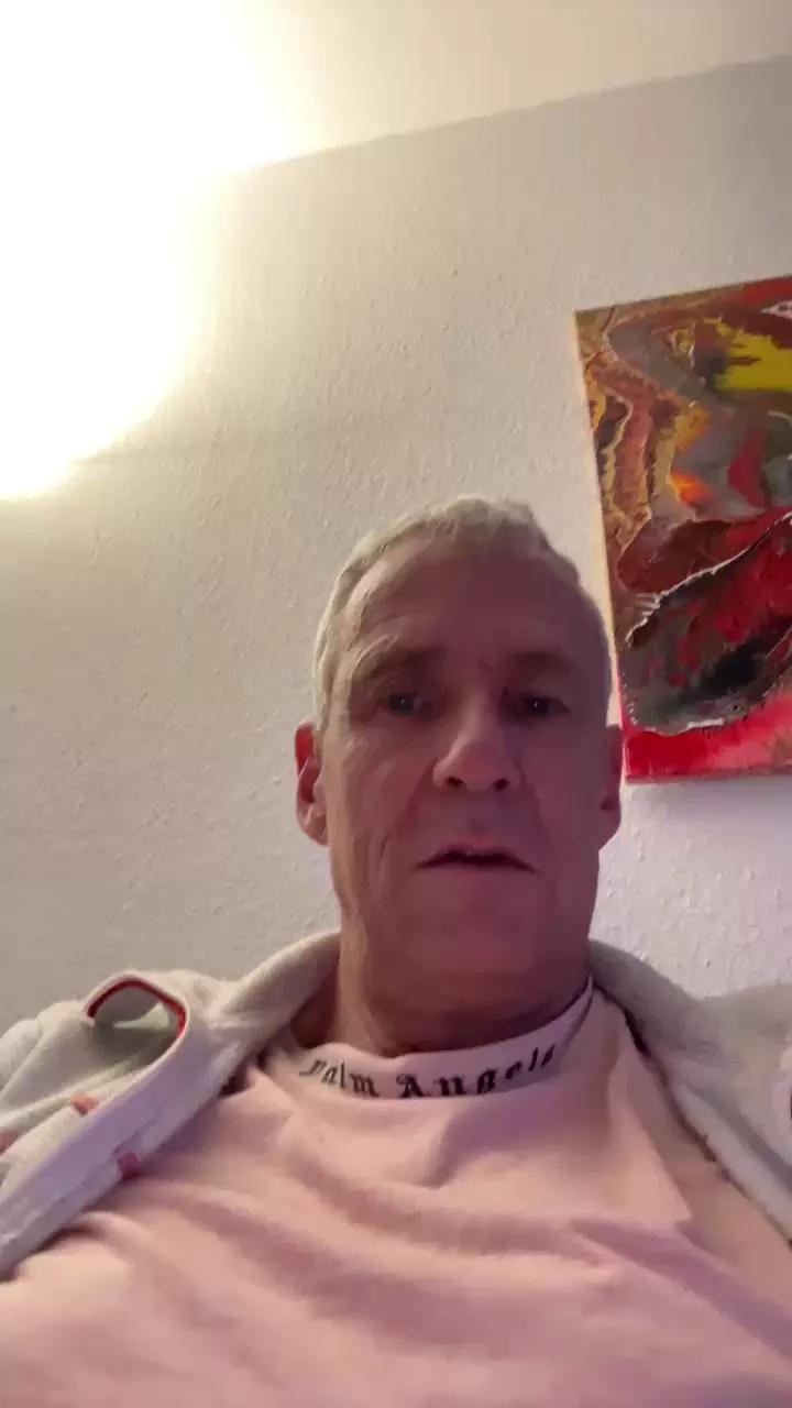 Offline aki300_sexy on Cam4