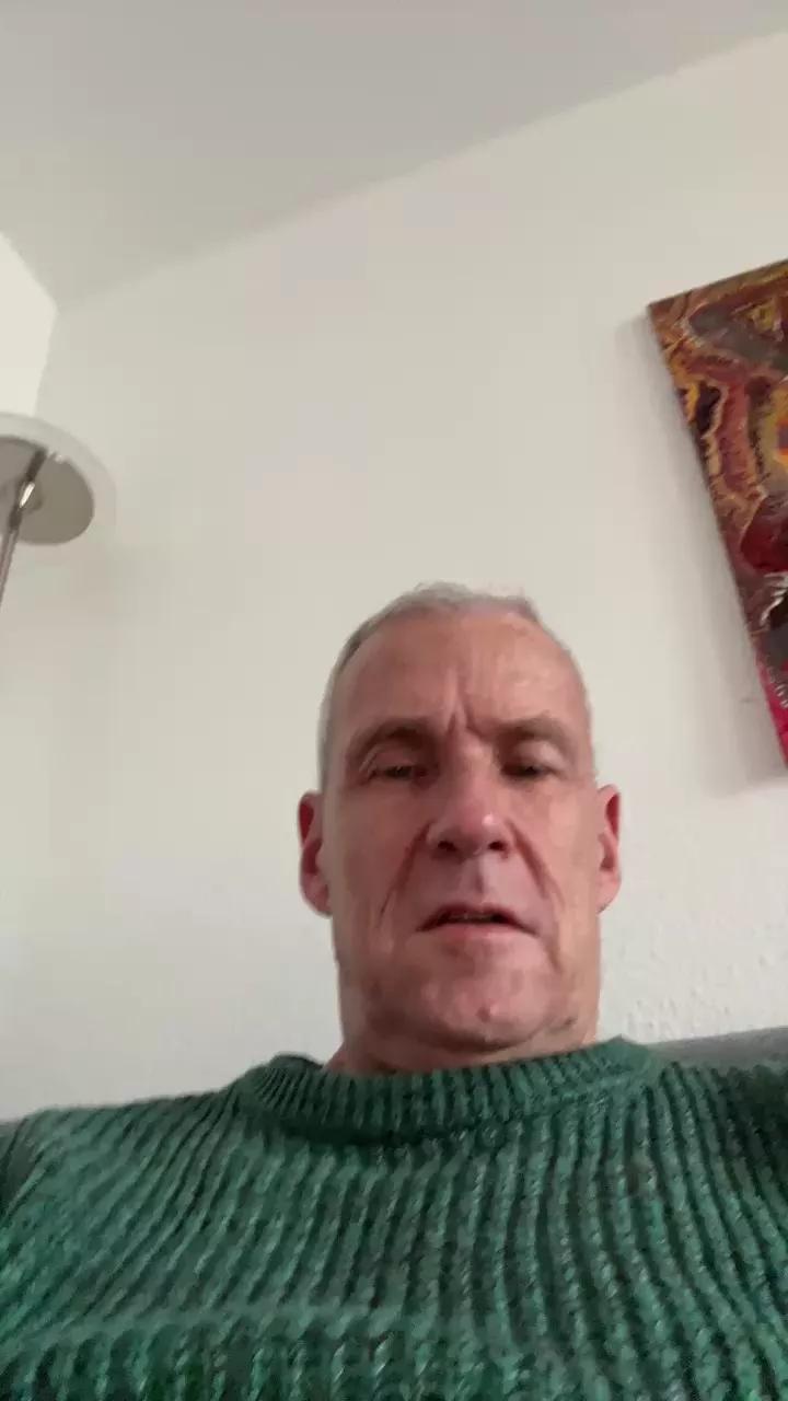 Offline aki300_sexy on Cam4