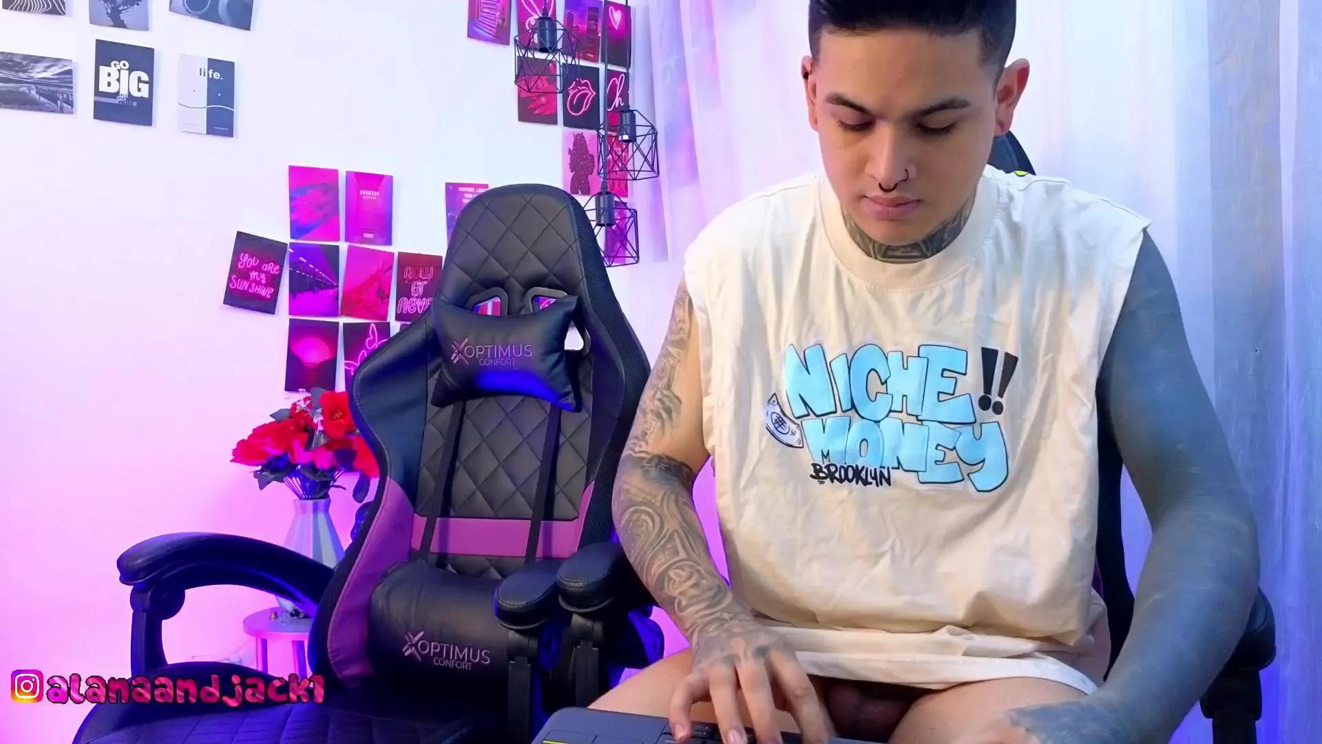 Alana_and_Jack on Cam4 