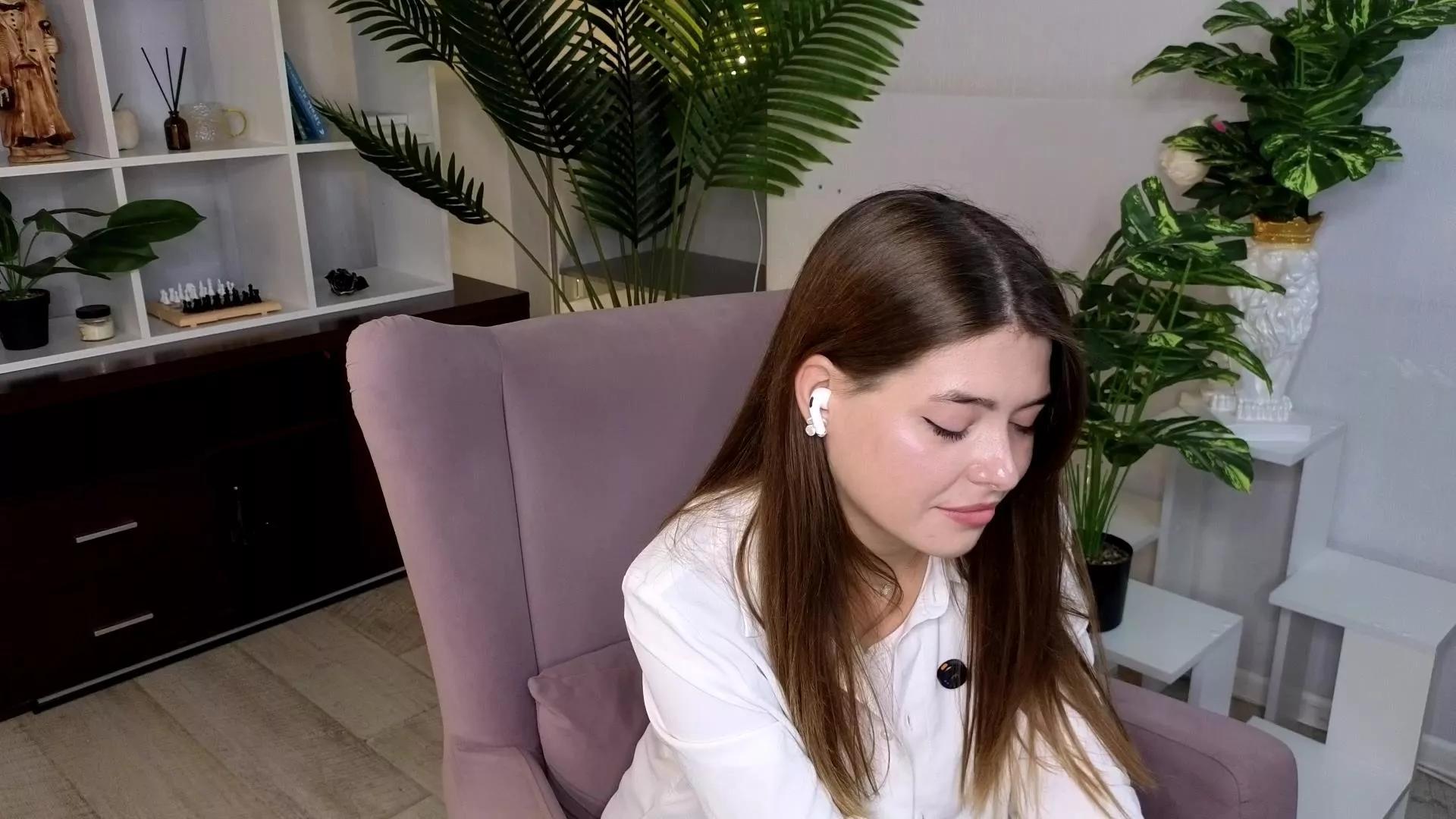 Offline AlitaPollen on Cam4