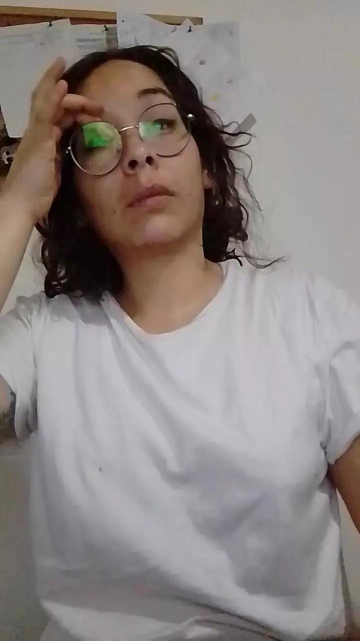 Offline almondwithlove on Cam4