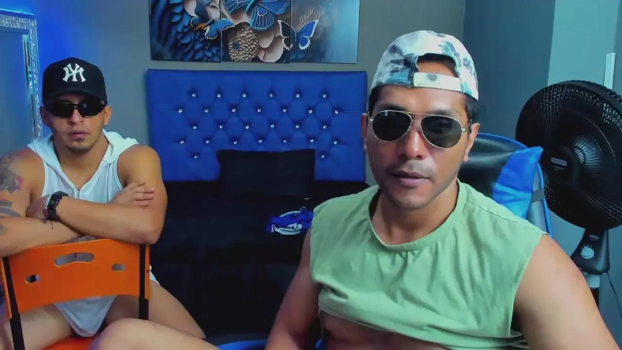 Offline AngelAndChris on Cam4