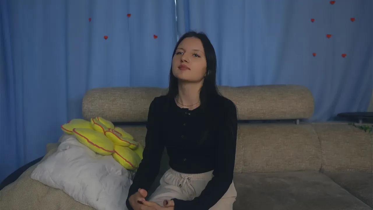 Offline AngellaProvis on Cam4