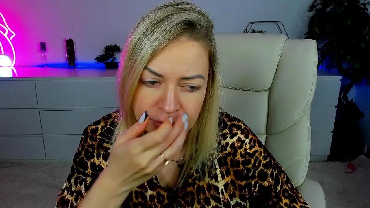 Offline anna_snow9 on Cam4