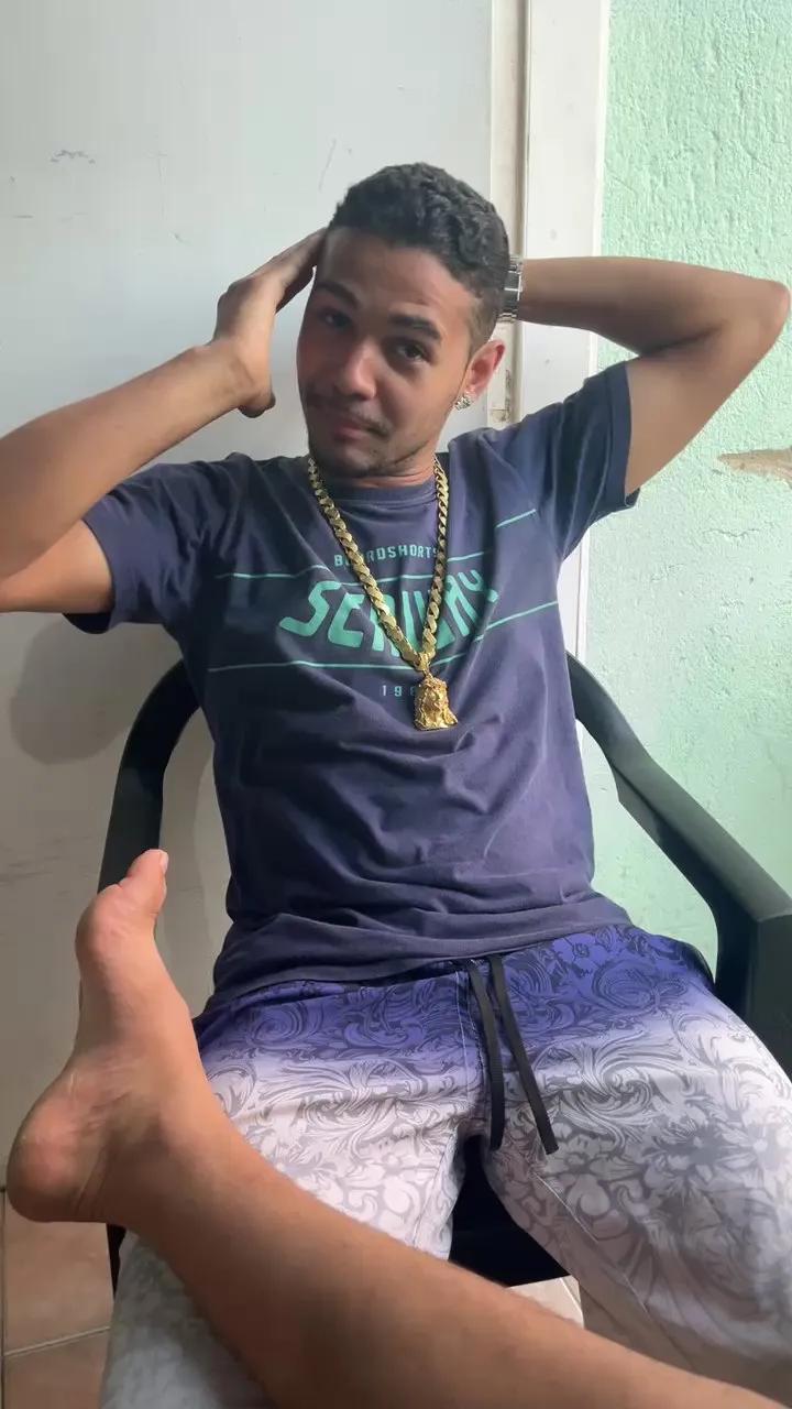 Offline AovivoNoWht on Cam4