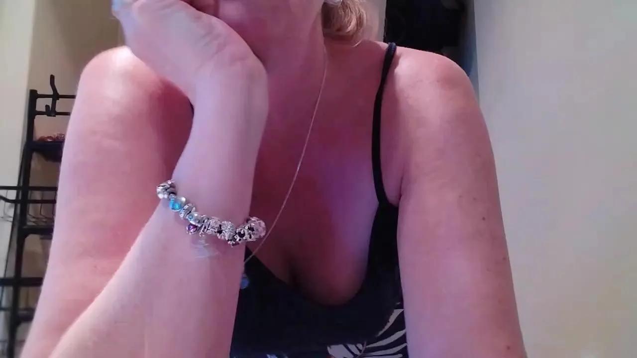 Freechat Arseralian on Cam4