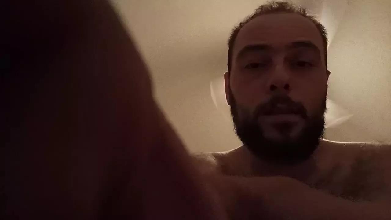 Offline Azox123er on Cam4