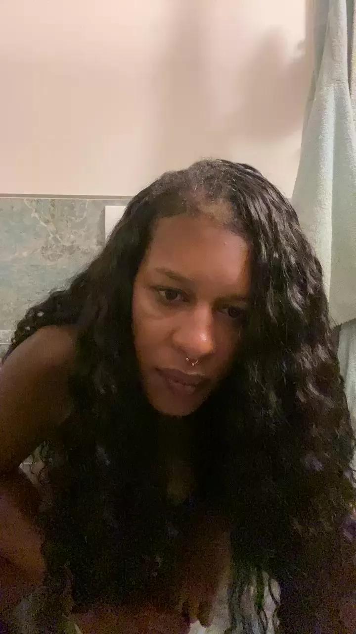 Offline BadCamil69 on Cam4