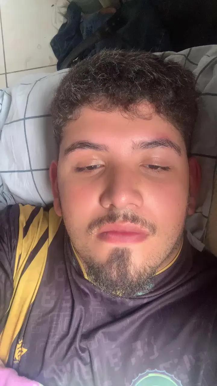 Offline Bbbtro on Cam4