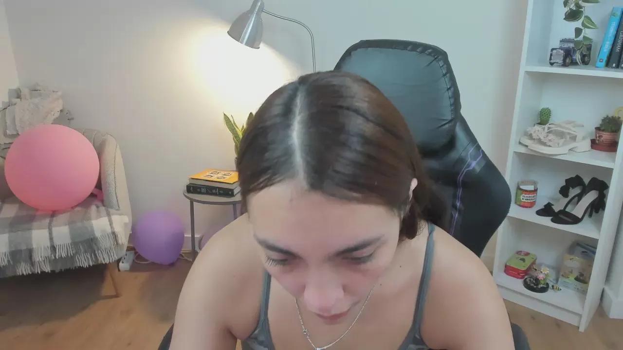 Offline Bella_Evans on Cam4