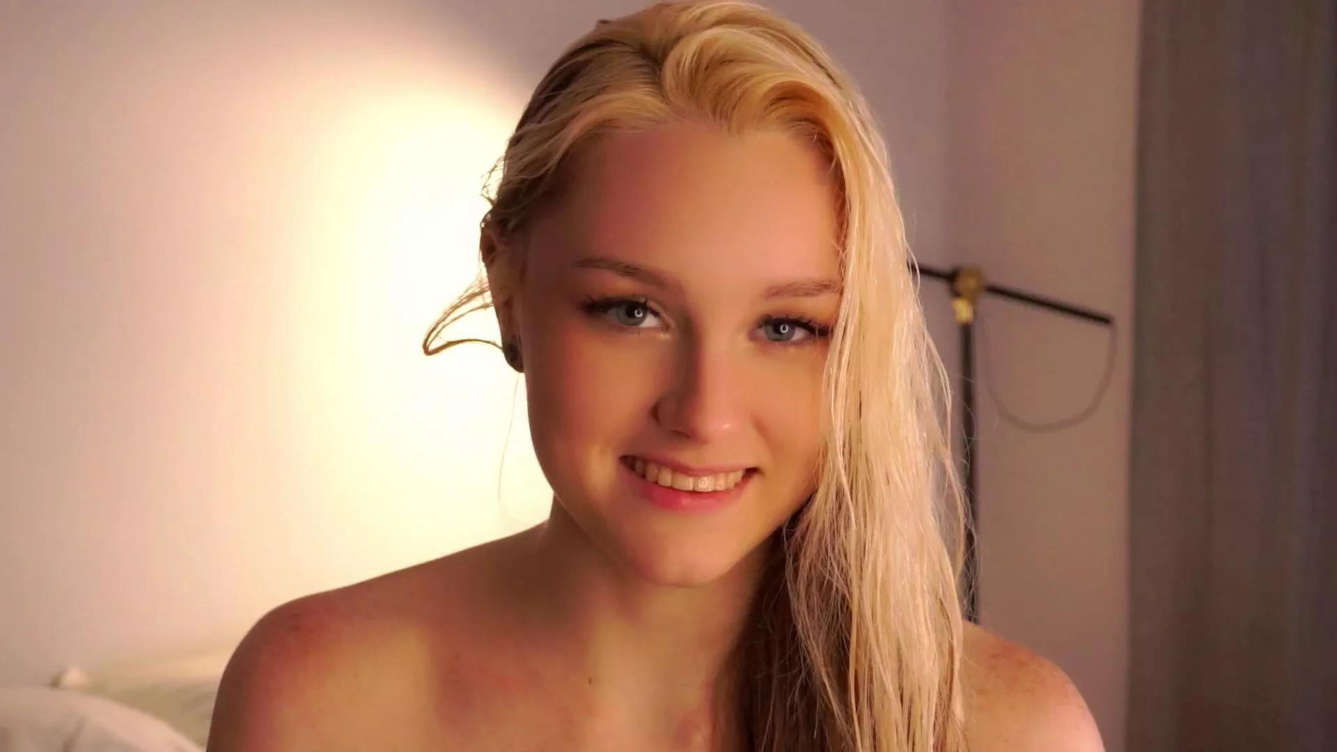 Offline BethanyLeaper on Cam4