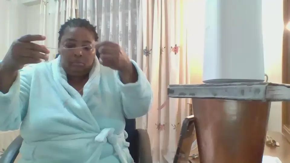 Offline bigpussylipsx53 on Cam4