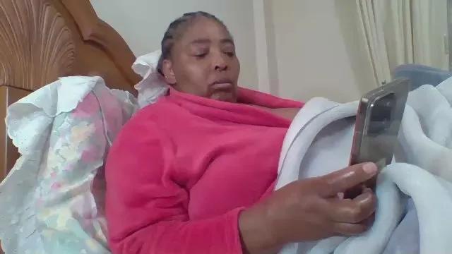 Offline bigpussylipsx53 on Cam4