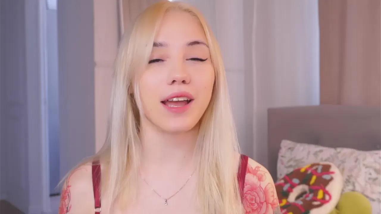 Offline blue_bow on Cam4