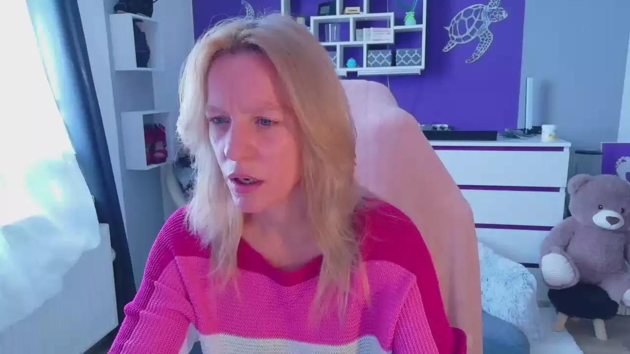 Offline BlueEye_Girl on Cam4