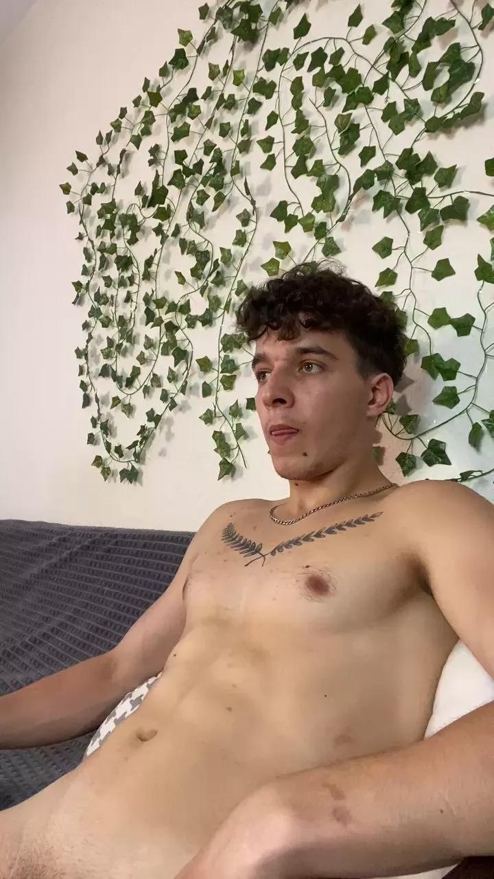 Offline bravo_maestro on Cam4