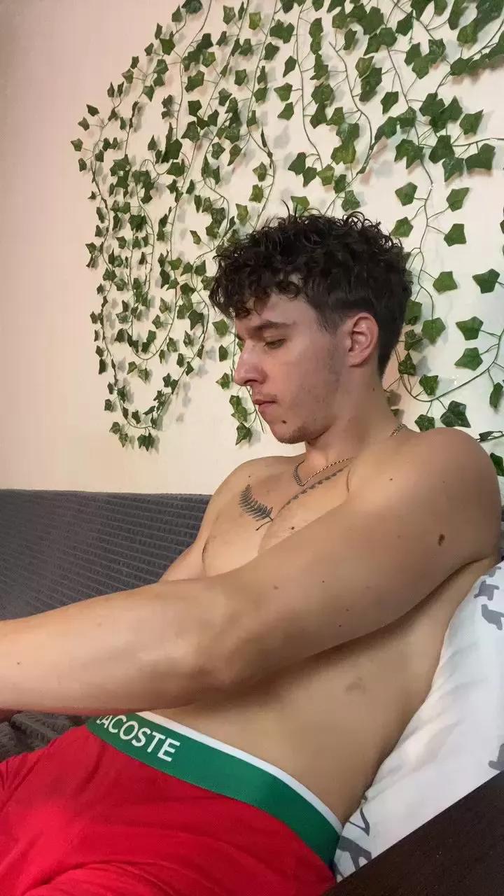 Offline bravo_maestro on Cam4