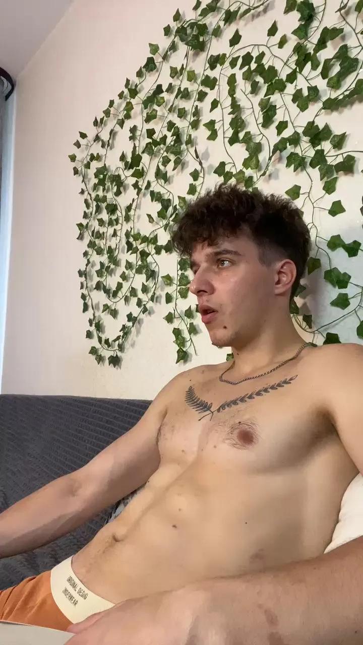 Offline bravo_maestro on Cam4