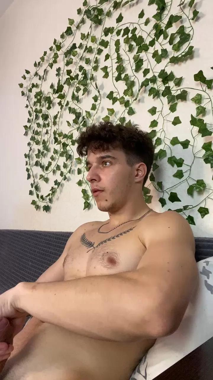 Offline bravo_maestro on Cam4