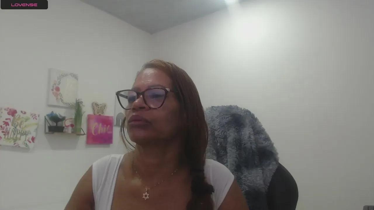 Offline BustyXMilf on Cam4