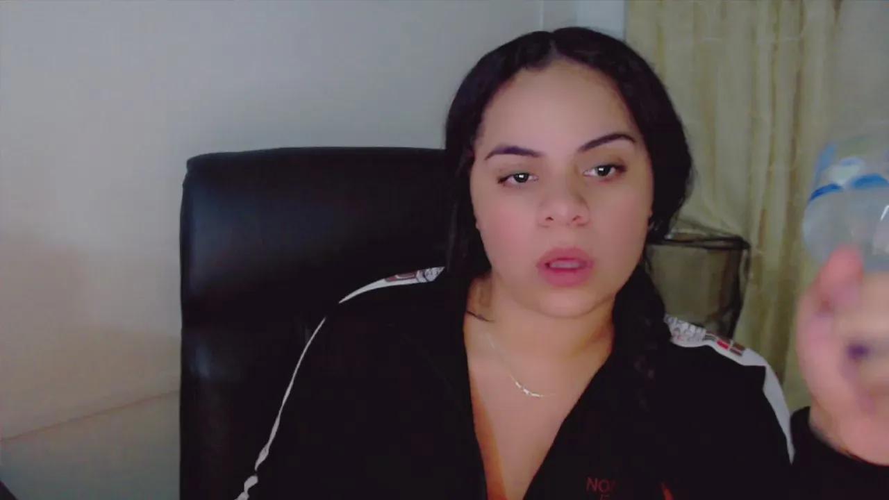 Offline Cami_bunny on Cam4